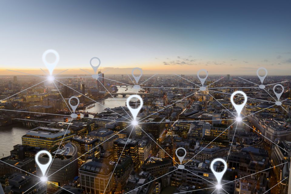 Geofencing Your Competitors to Collect More Leads