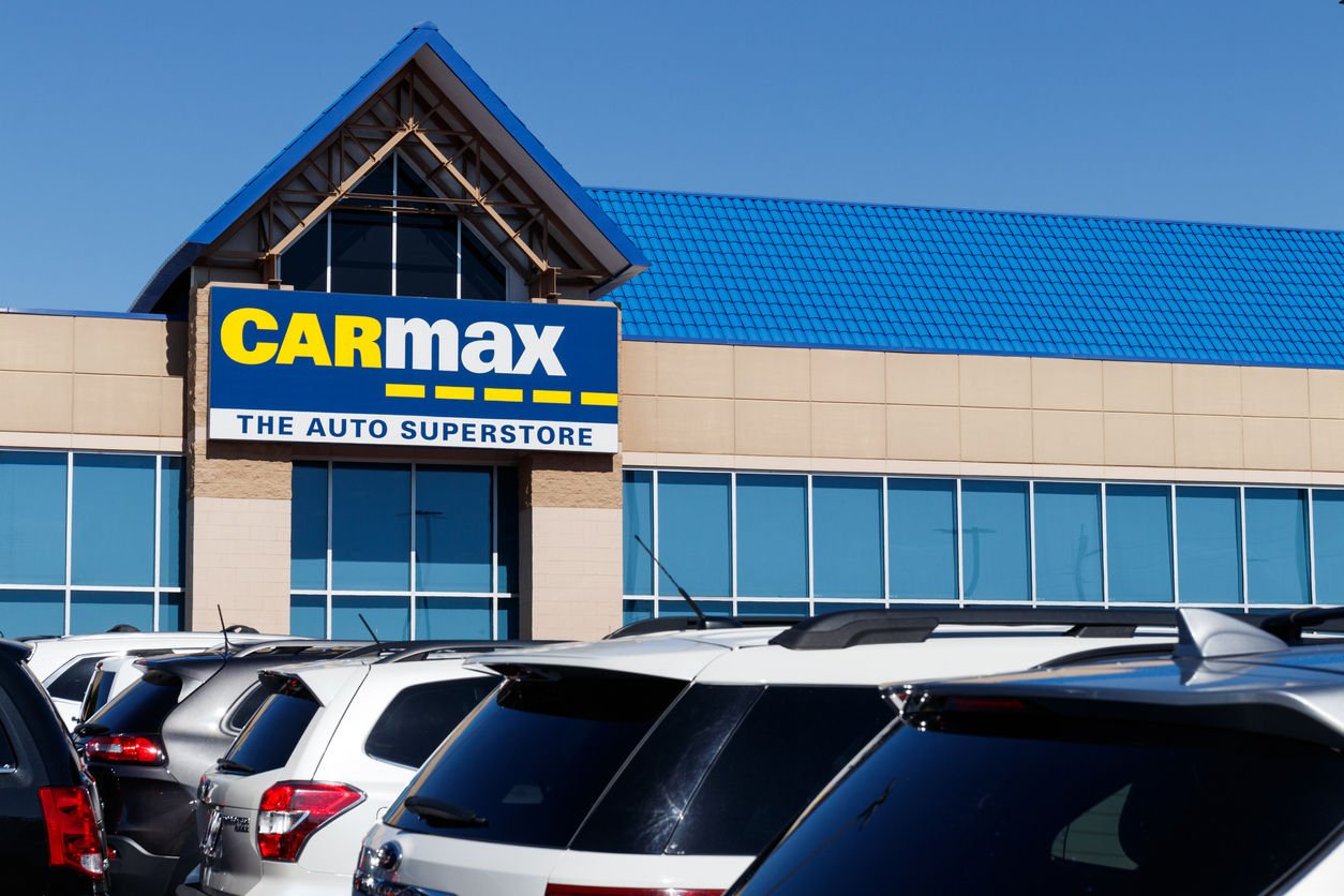 CarMax's Record Q2 Revenue + Apple vs. Facebook Standoff CarMax's Record Q2 Revenue + Apple vs. Facebook Standoff